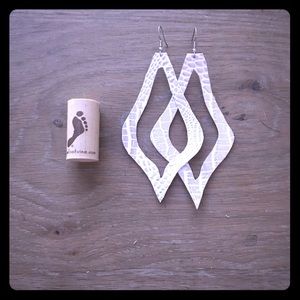 Oak City Dangles White/Silver Print Earrings Lg